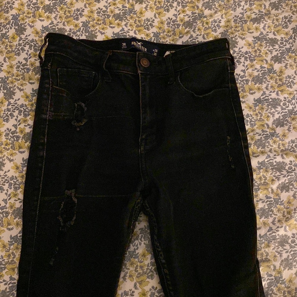 Hollister black ripped skinny jeans, size 3R (26w,30l)